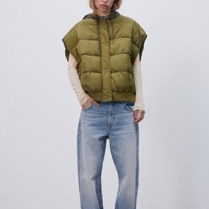 Zara WATER REPELLENT PUFFER VEST
KHAKI
